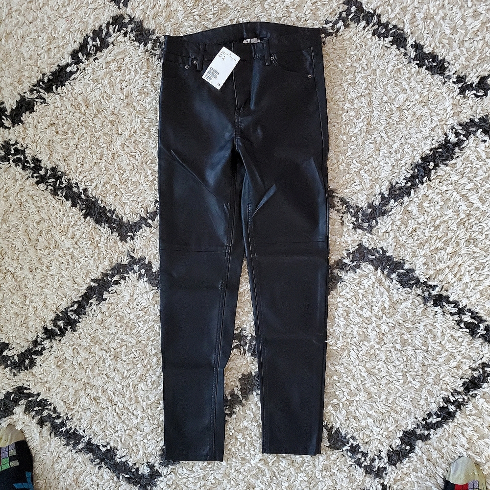 COPY - H&M NWT faux leather skinny jeans size 2